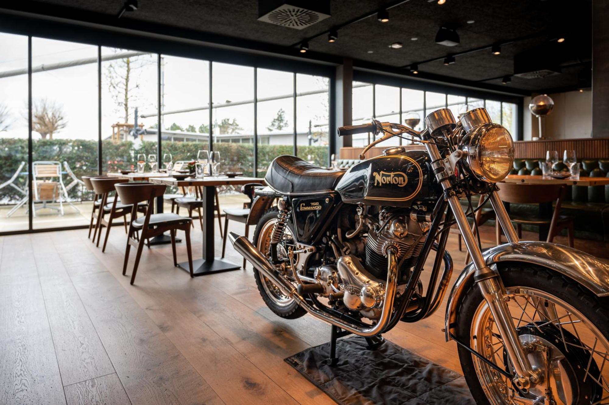 Autohalle Hotel Andelfingen Экстерьер фото